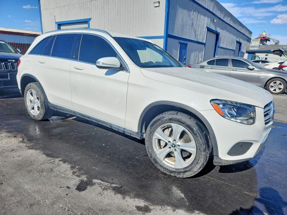 2017 MERCEDES-BENZ GLC 300 4