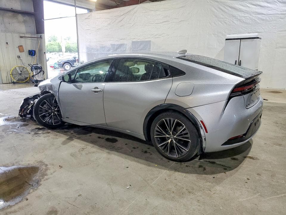 2024 TOYOTA PRIUS XLE 2