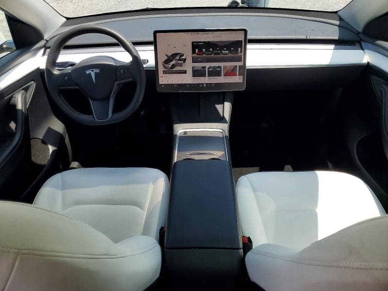 2023 TESLA MODEL Y 8