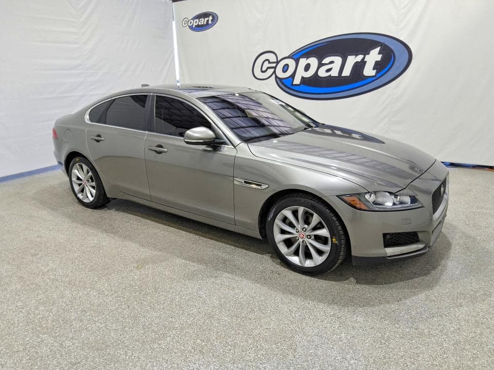 2017 JAGUAR XF PREMIUM 4