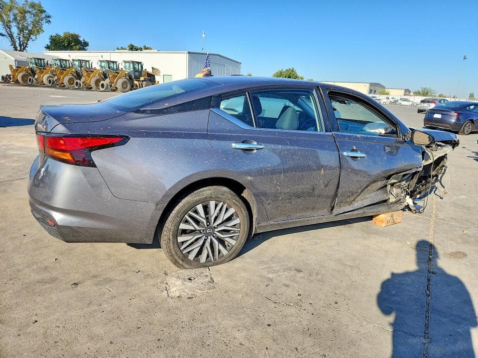 2024 NISSAN ALTIMA SV 3
