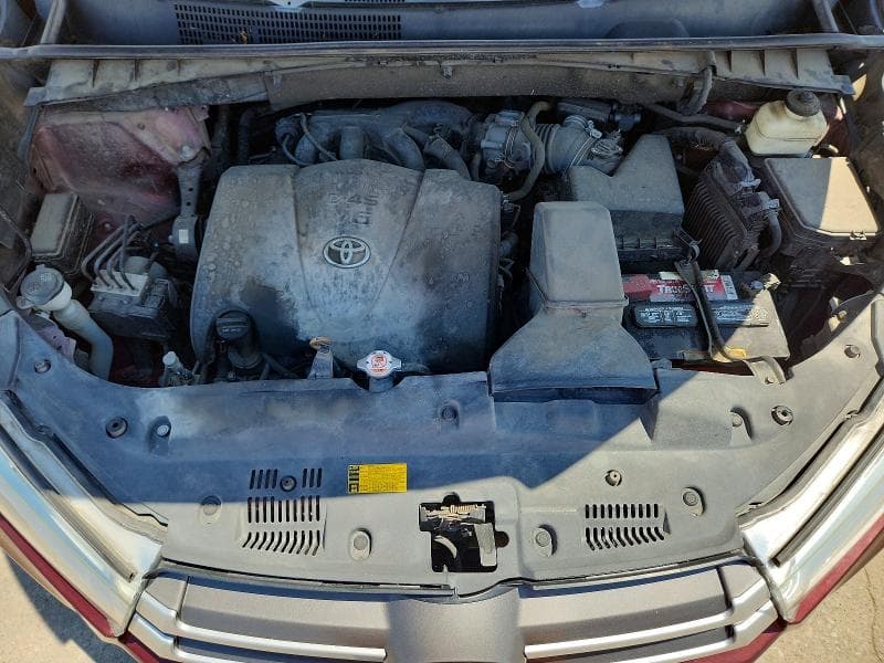 2018 TOYOTA HIGHLANDER LE 11