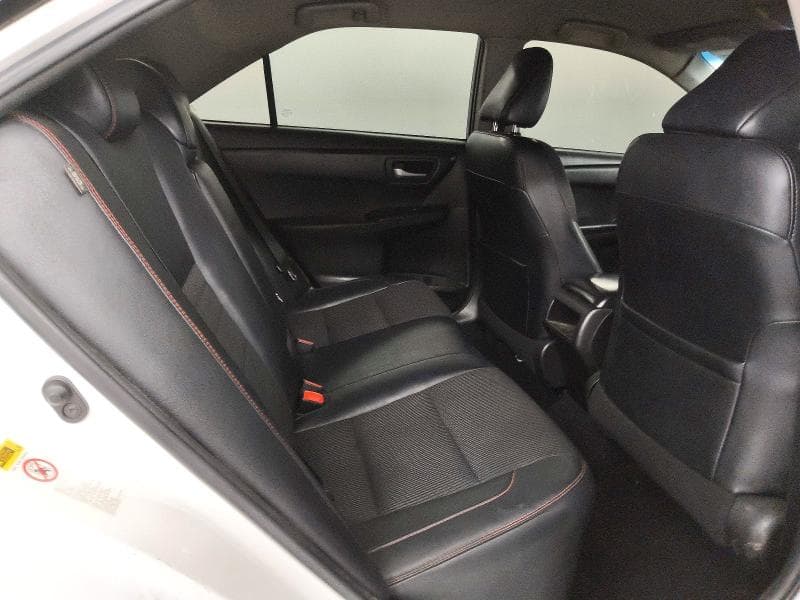 2017 TOYOTA CAMRY SE 10