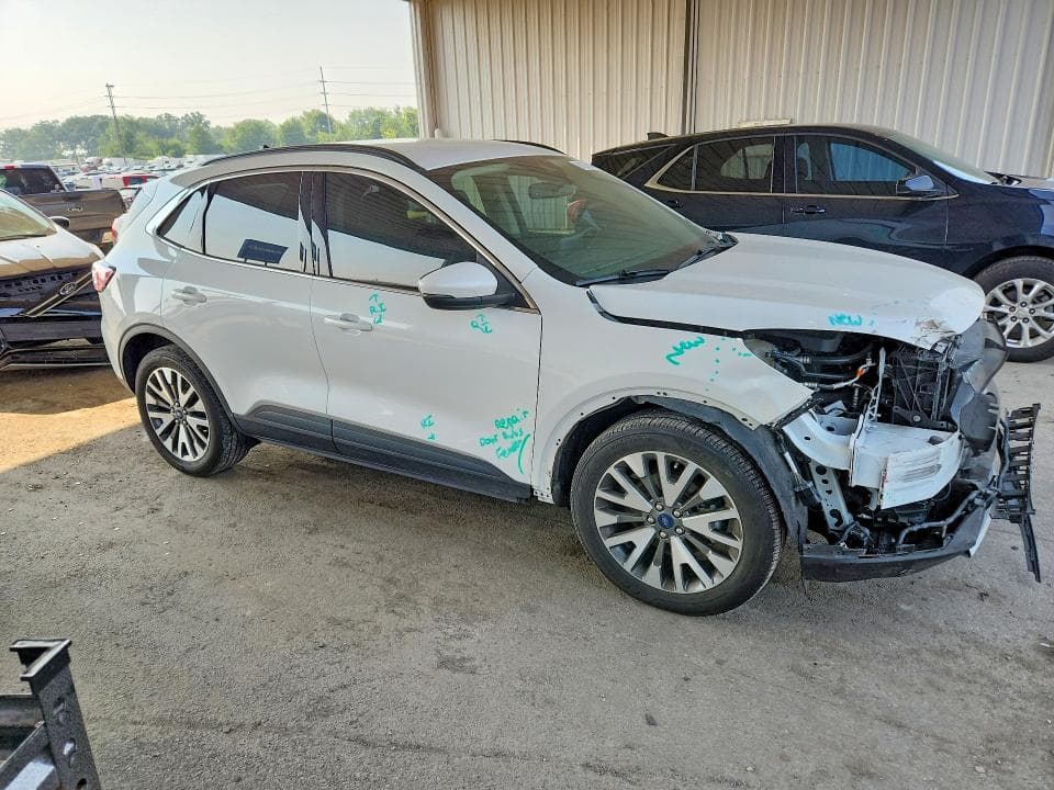 2020 FORD ESCAPE TITANIUM 4