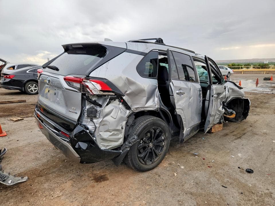 2024 TOYOTA RAV4 SE 3