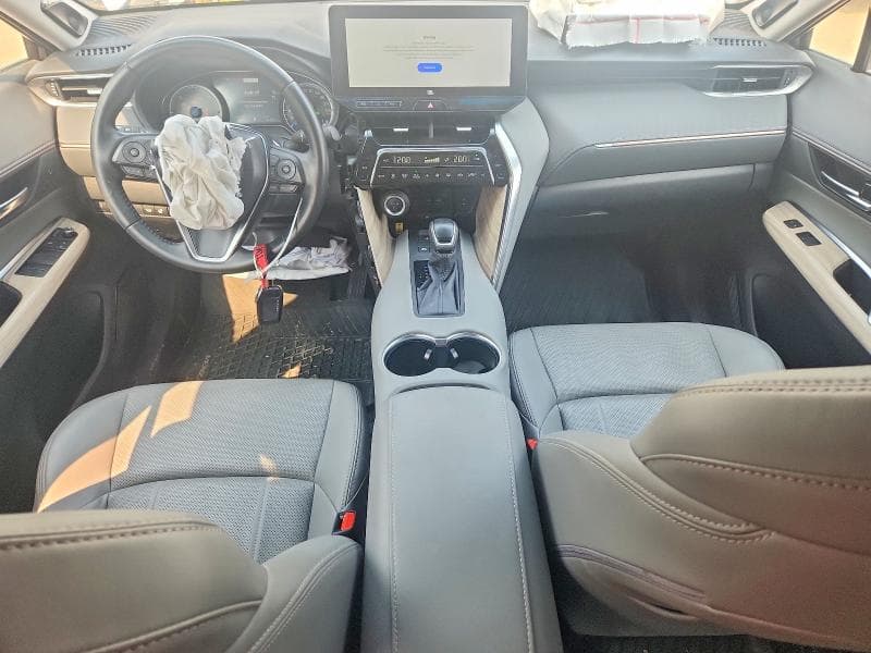 2024 TOYOTA VENZA LE 8