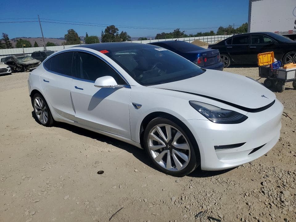 2018 TESLA MODEL 3 4