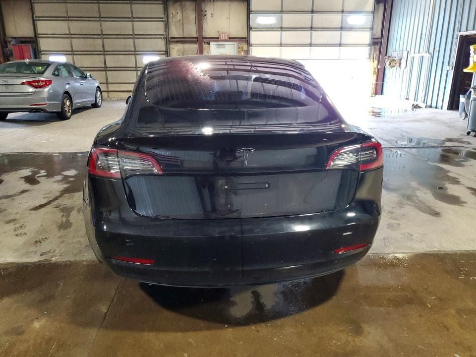 2018 TESLA MODEL 3 6