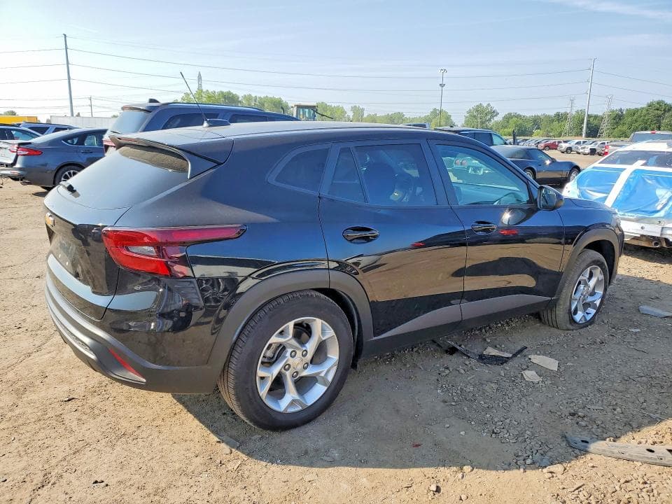 2024 CHEVROLET TRAX LS 3