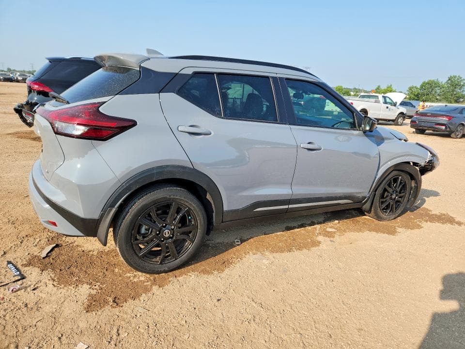 2021 NISSAN KICKS SR 3