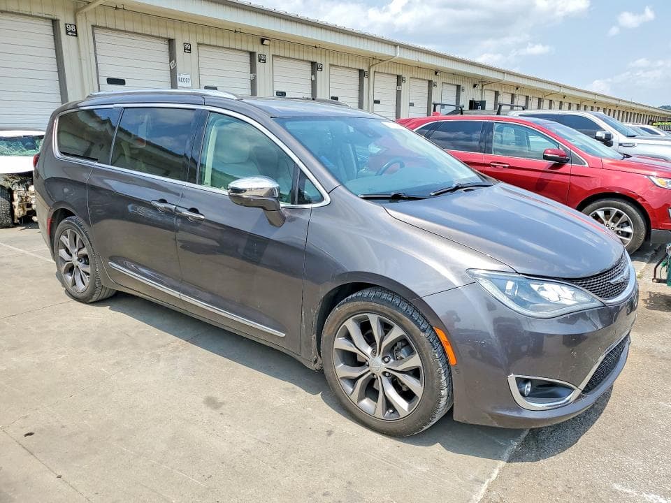 2017 CHRYSLER PACIFICA LIMITED 4