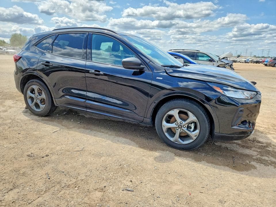 2023 FORD ESCAPE ST LINE 4