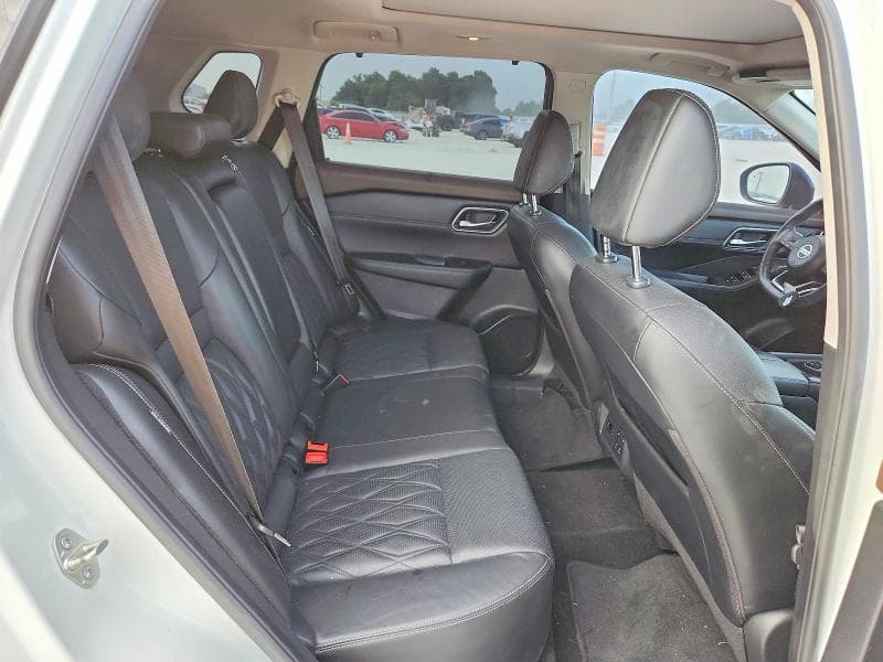 2021 NISSAN ROGUE PLATINUM 10