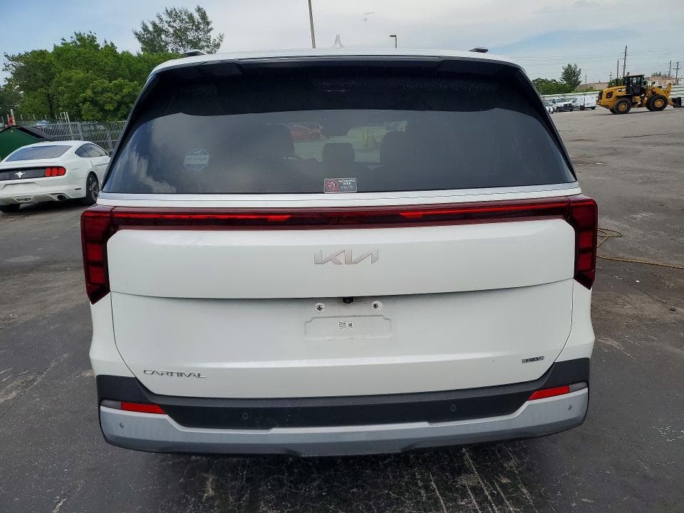 2025 KIA CARNIVAL EX 6