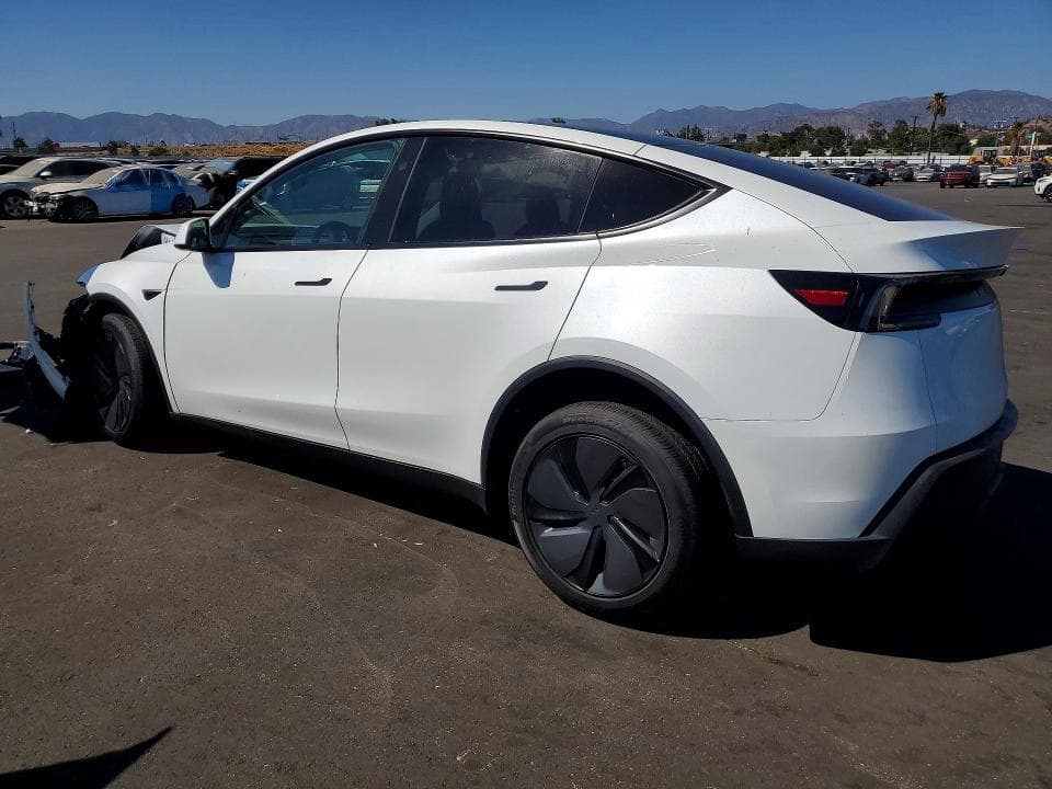 2026 TESLA MODEL Y 2