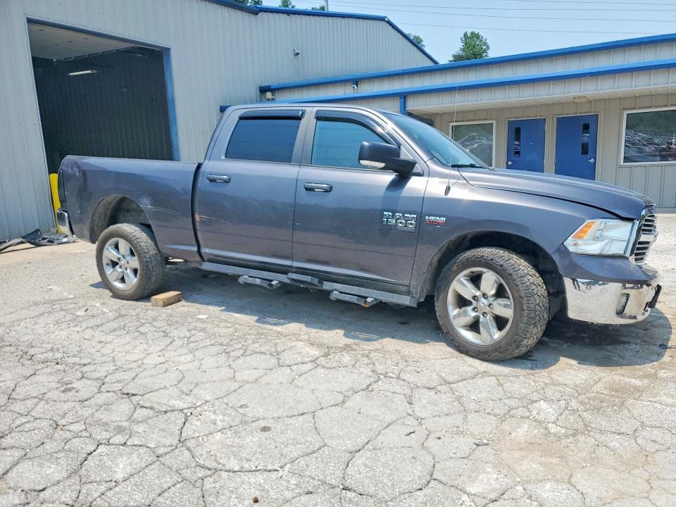 2019 RAM 1500 CLASSIC SLT 4