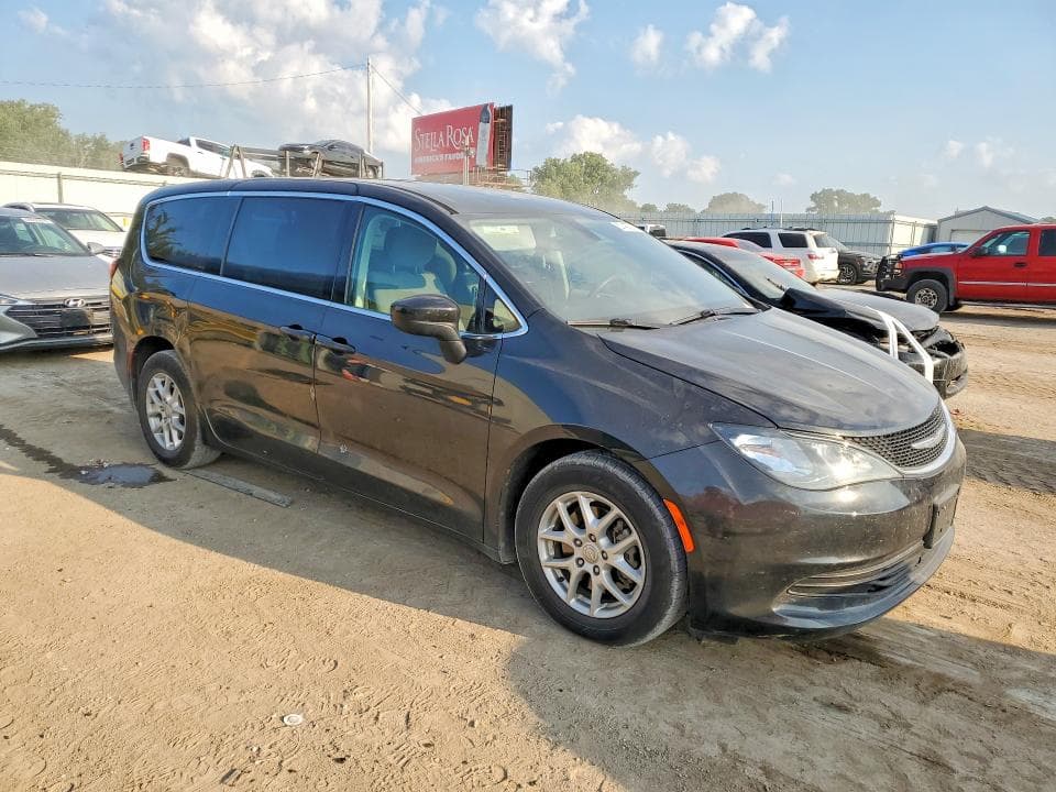 2017 CHRYSLER PACIFICA TOURING 4