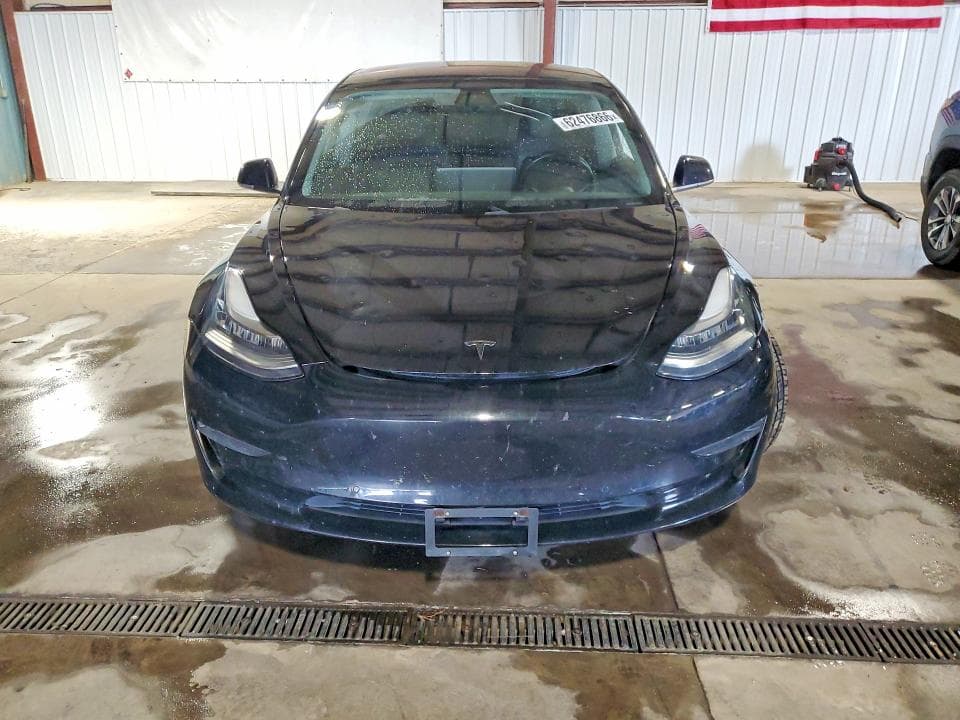 2018 TESLA MODEL 3 5