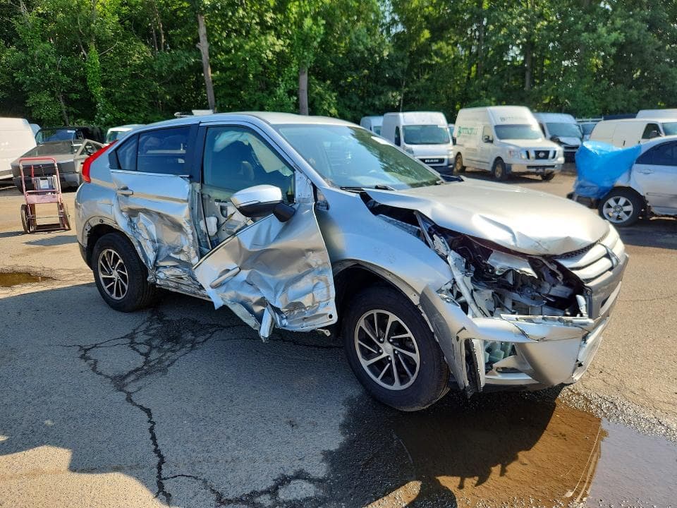 2020 MITSUBISHI ECLIPSE CROSS ES 4