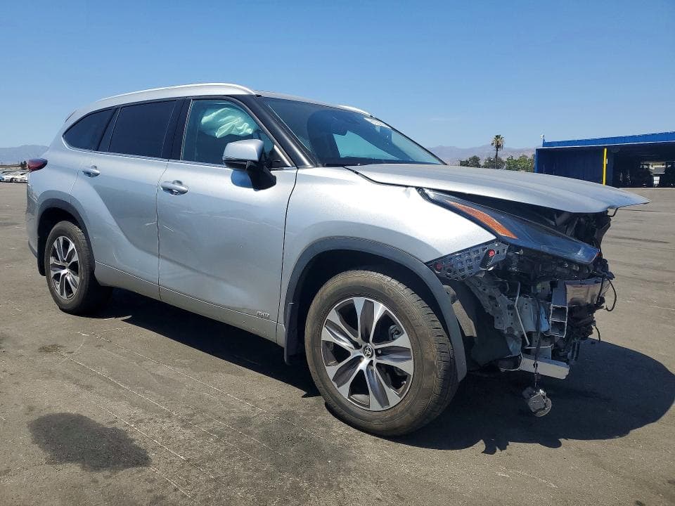 2022 TOYOTA HIGHLANDER HYBRID XLE 4