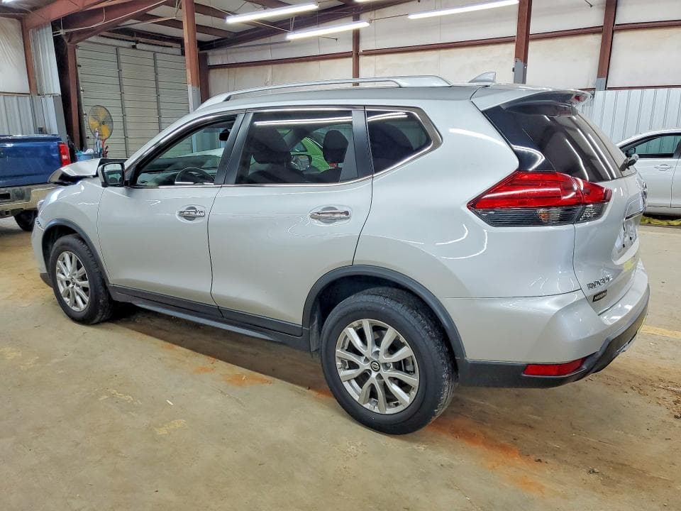2017 NISSAN ROGUE SV 2