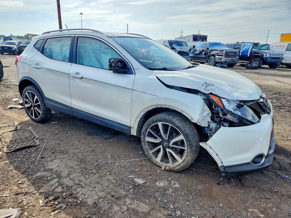 2017 NISSAN ROGUE SPORT SL 4