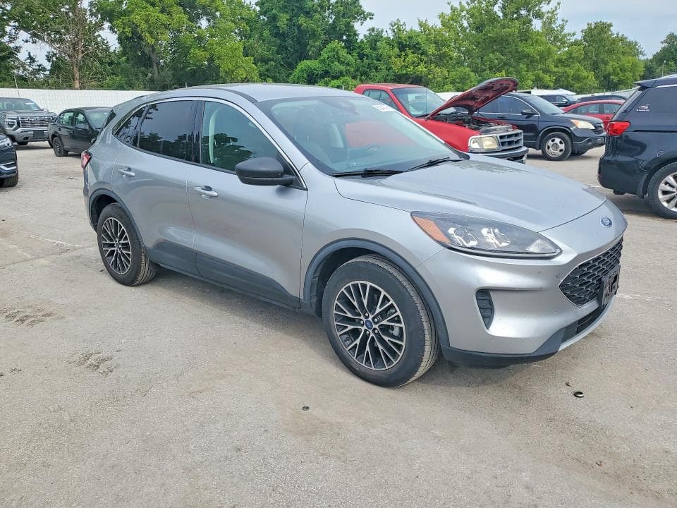 2022 FORD ESCAPE SE 4