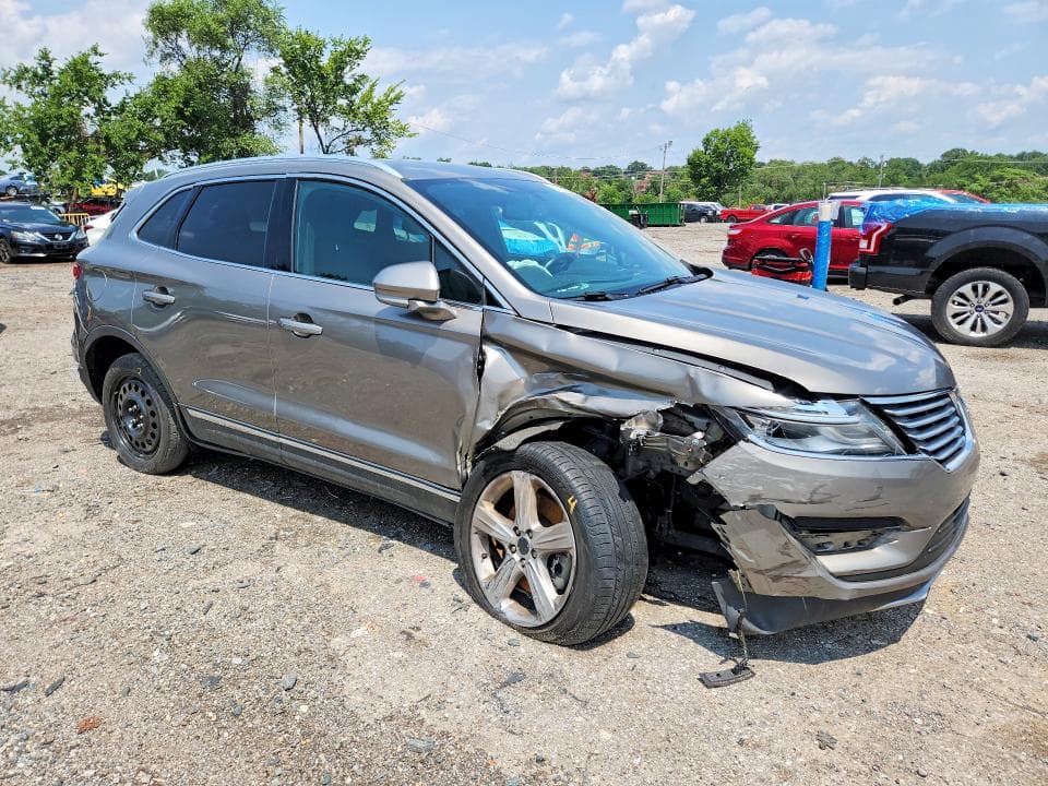 2017 LINCOLN MKC PREMIERE 4
