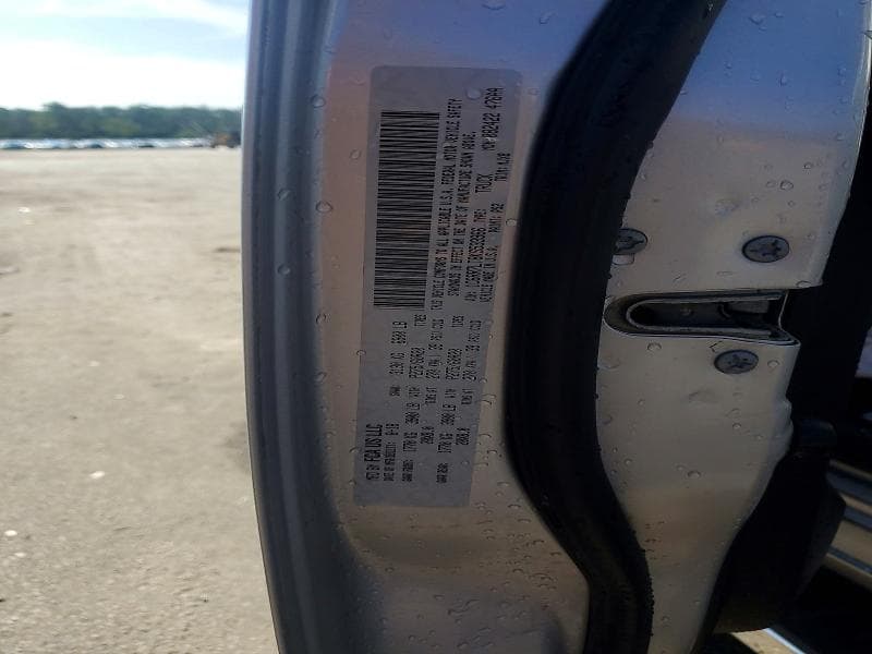 2019 RAM 1500 CLASSIC SLT 12