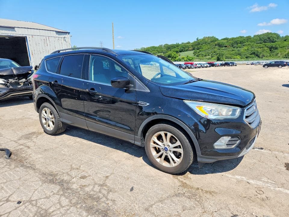 2017 FORD ESCAPE SE 4