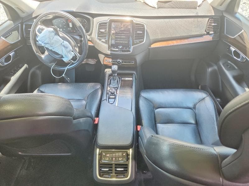2017 VOLVO XC90 T6 8