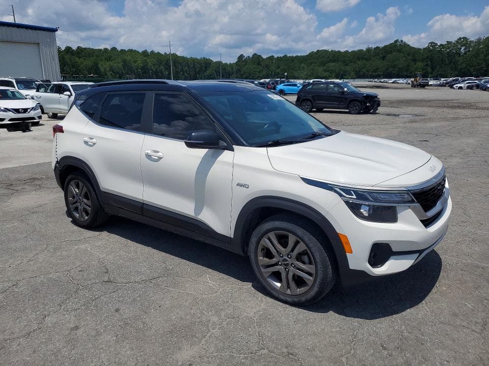 2022 KIA SELTOS S 4