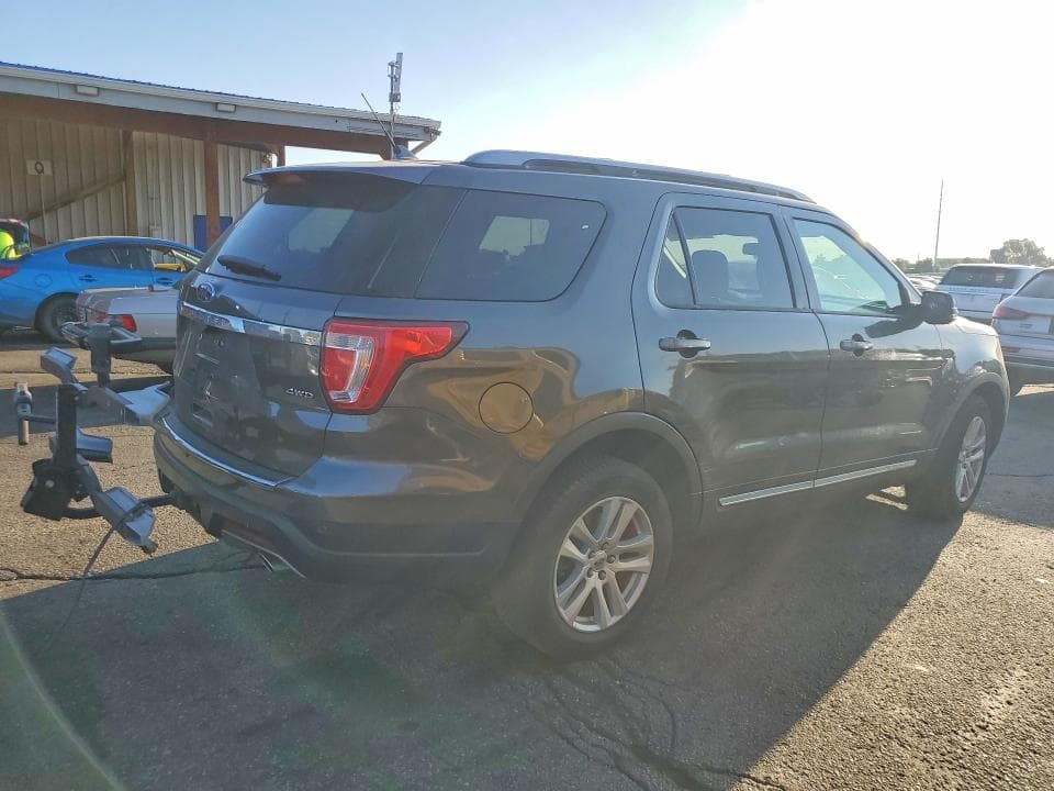 2018 FORD EXPLORER XLT 3