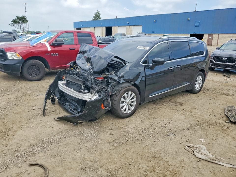 2019 CHRYSLER PACIFICA TOURING L - 1