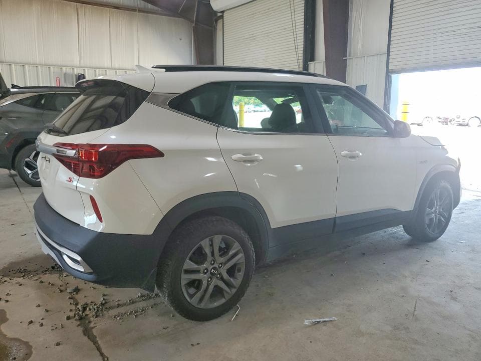 2021 KIA SELTOS S 3