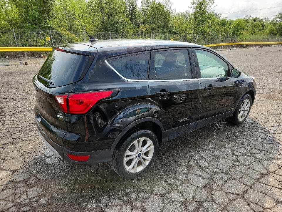 2019 FORD ESCAPE SE 3