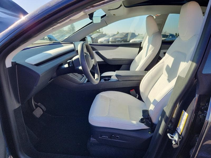 2026 TESLA MODEL Y 7