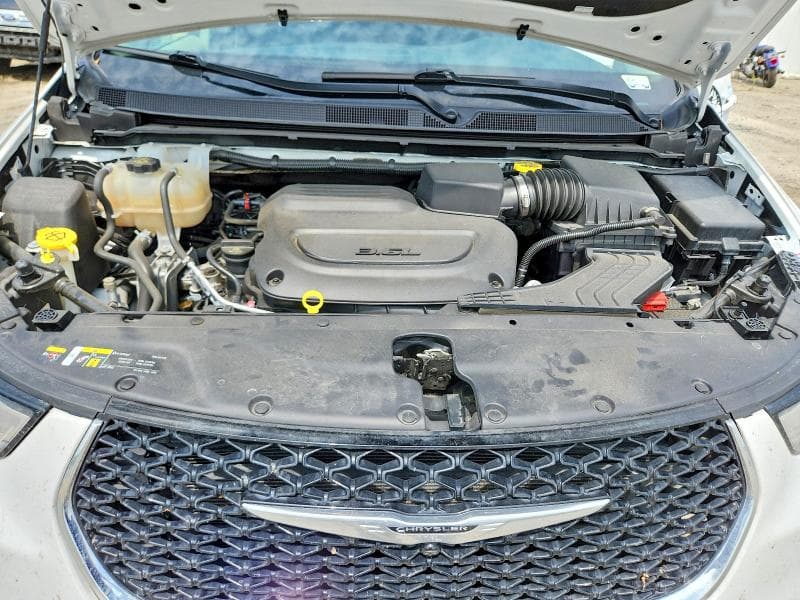2023 CHRYSLER PACIFICA TOURING L 12