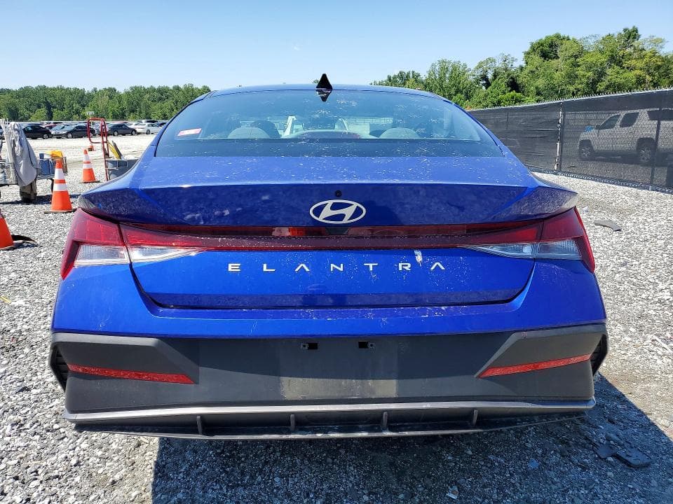 2024 HYUNDAI ELANTRA SE 6
