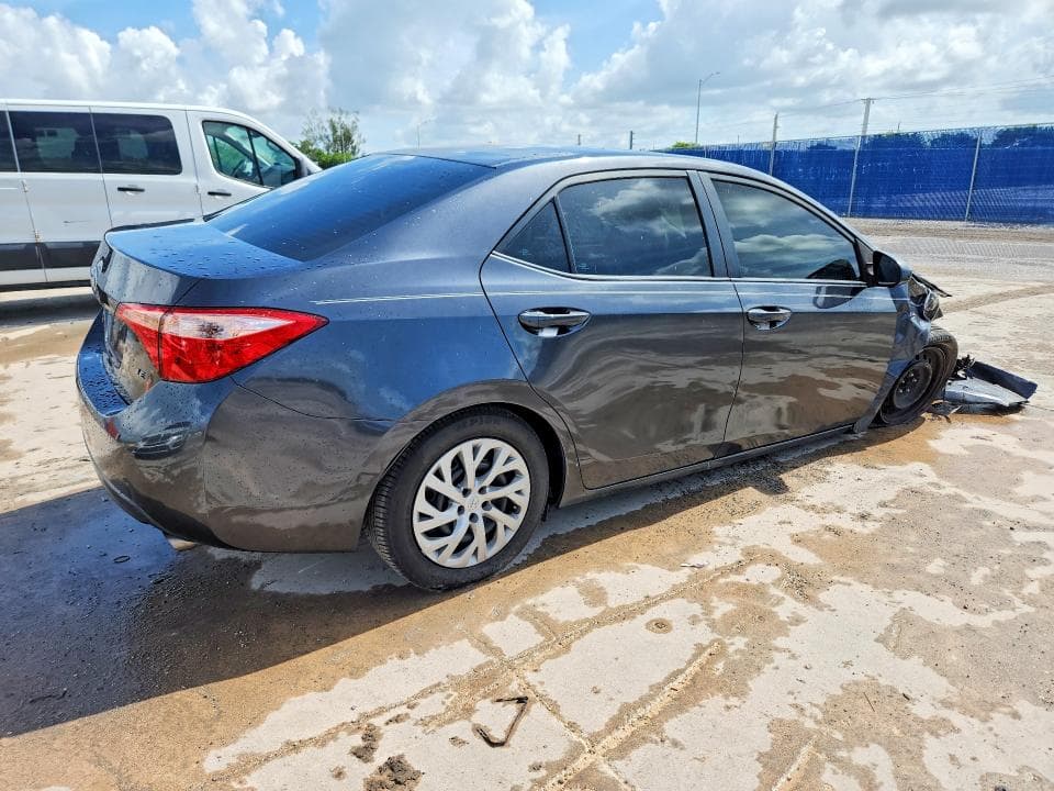 2019 TOYOTA COROLLA LE 3