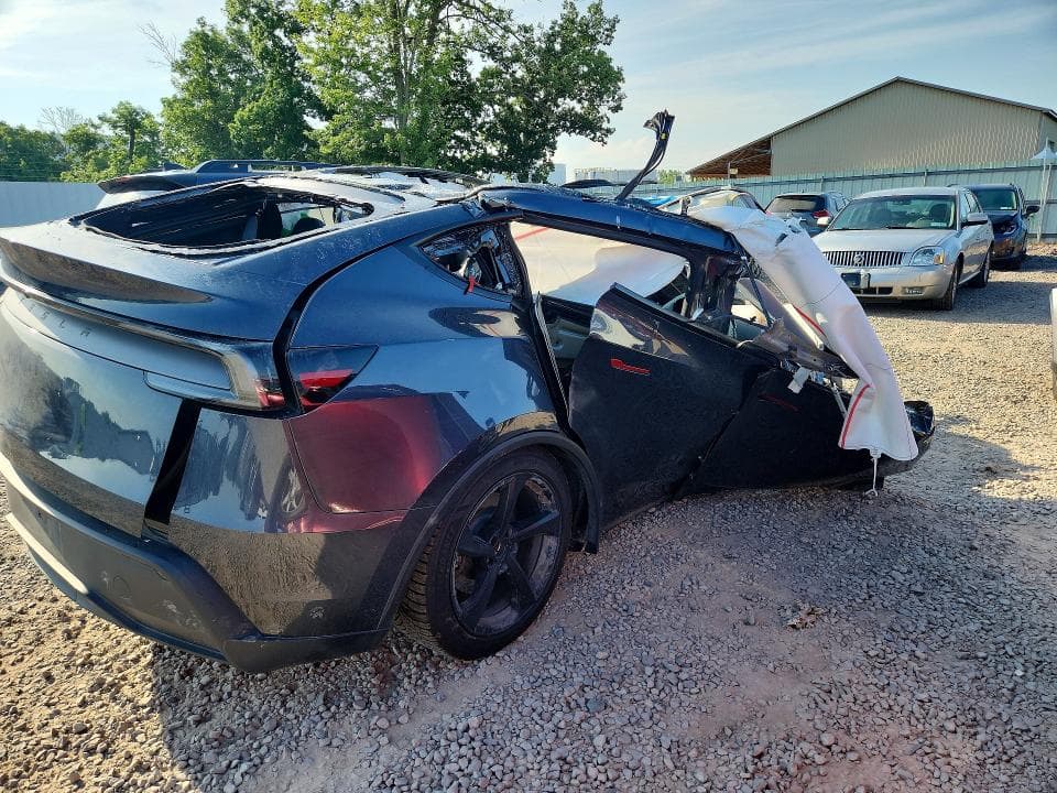 2026 TESLA MODEL Y 3