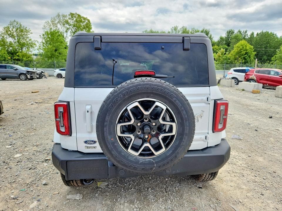 2025 FORD BRONCO OUTER BANKS 6