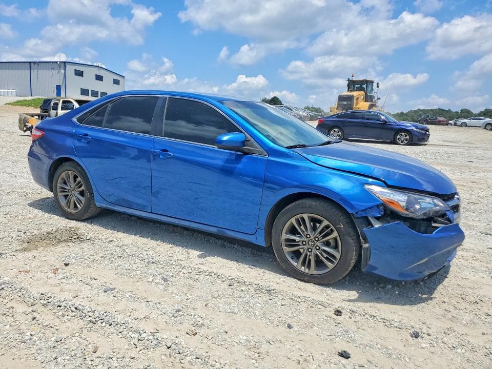 2017 TOYOTA CAMRY SE 4