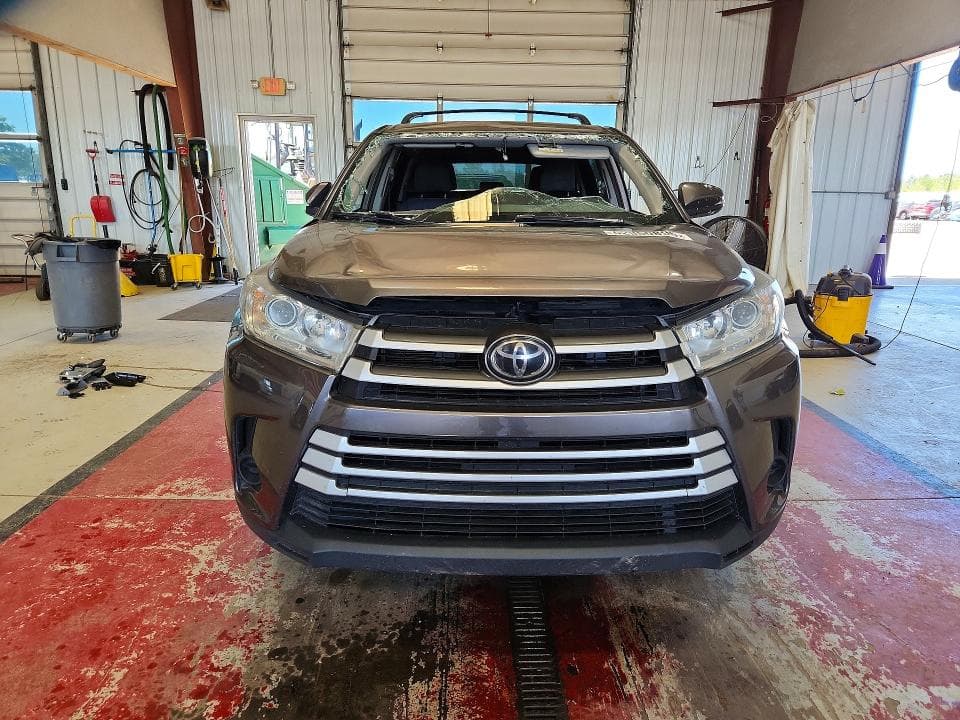 2019 TOYOTA HIGHLANDER LE 5