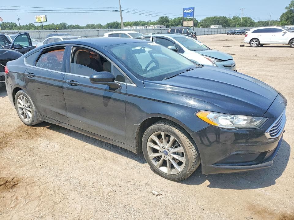 2017 FORD FUSION SE 4