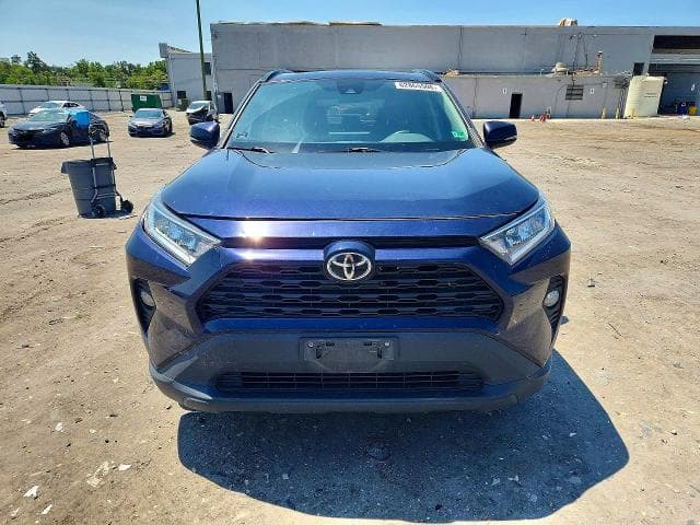2020 TOYOTA RAV4 XLE 5