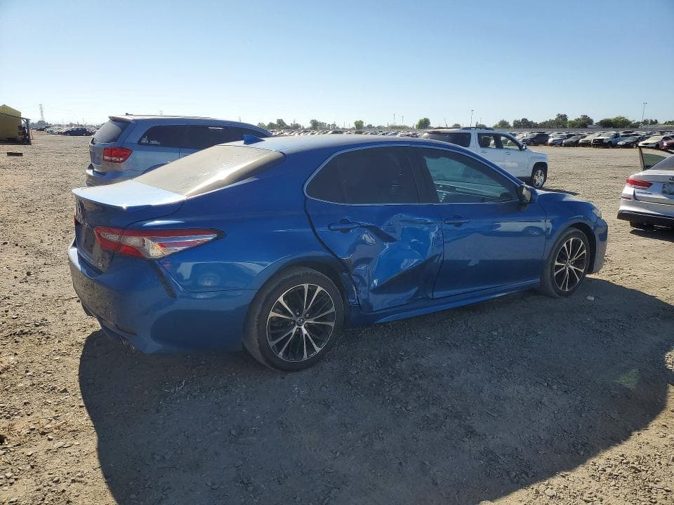 2019 TOYOTA CAMRY SE 3
