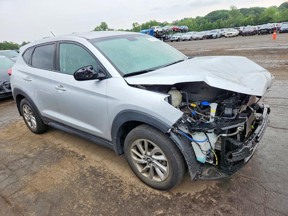 2018 HYUNDAI TUCSON SE 4