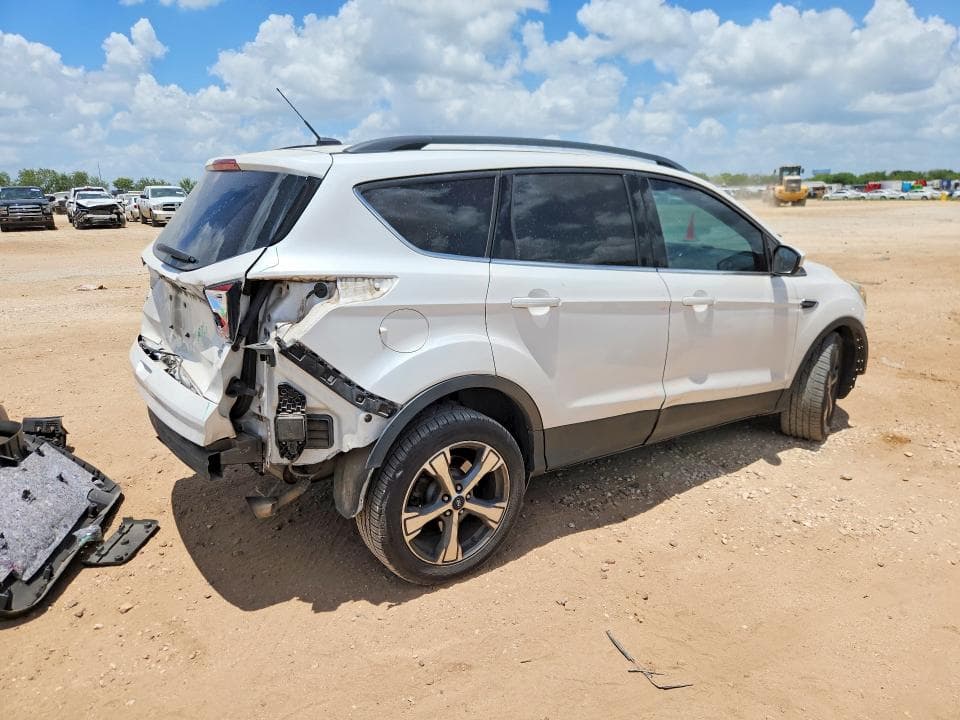 2017 FORD ESCAPE SE 3
