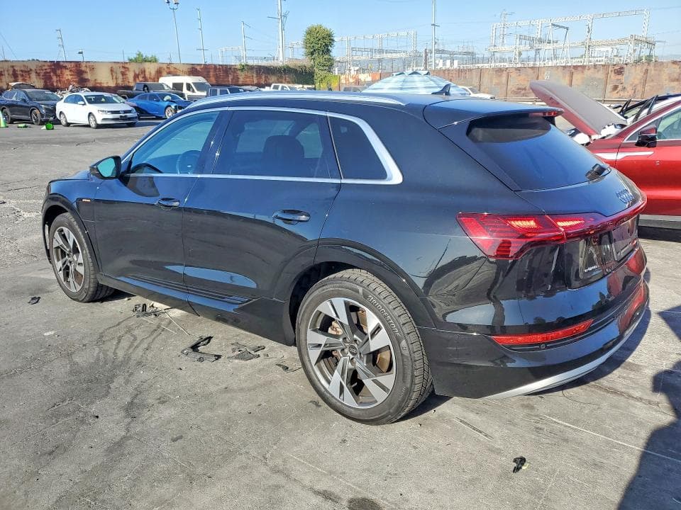 2022 AUDI E-TRON PREMIUM 2
